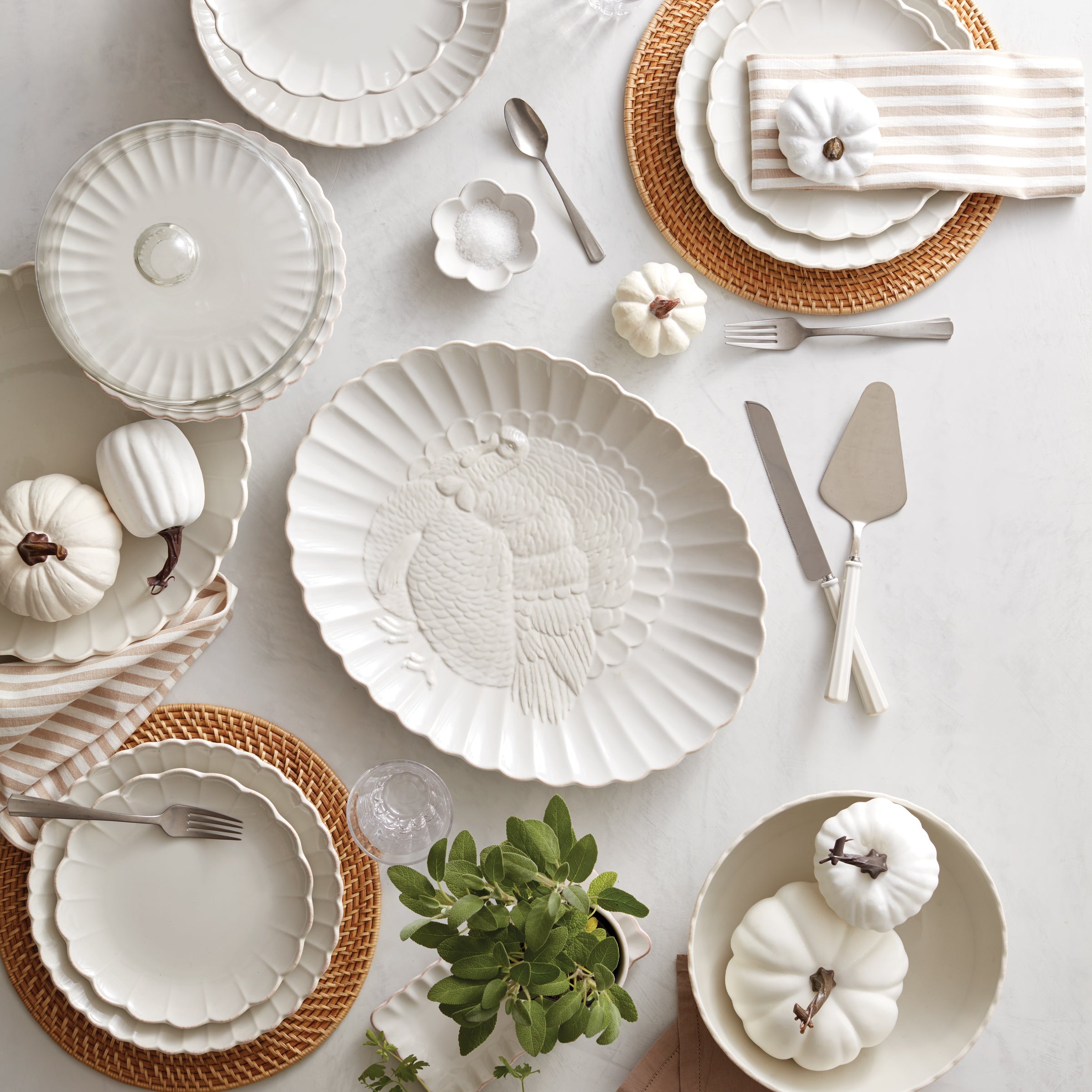 French Perle Scallop 12-Piece Dinnerware Set - Image 2