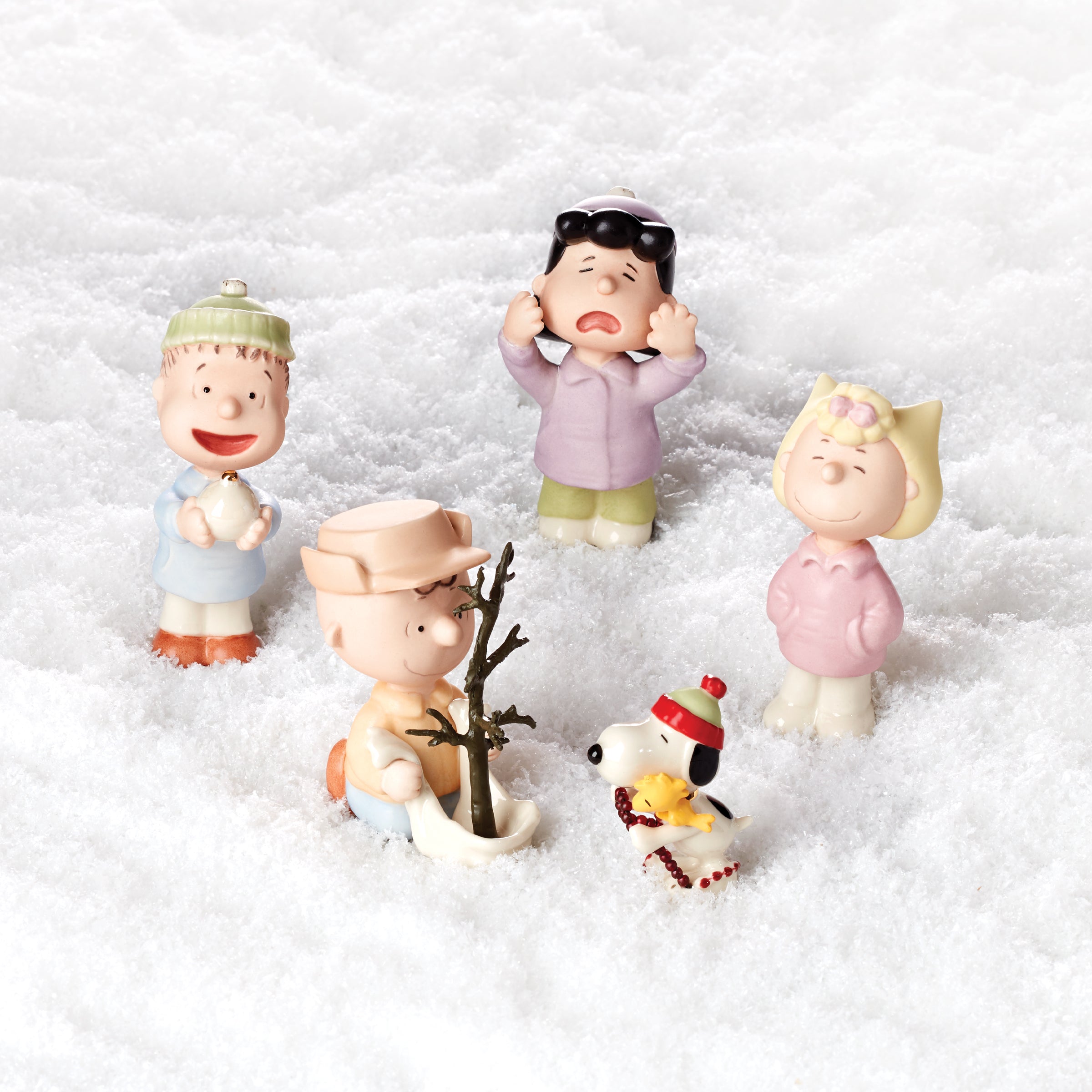 Peanuts 5-Piece A Charlie Brown Christmas Figurine Set