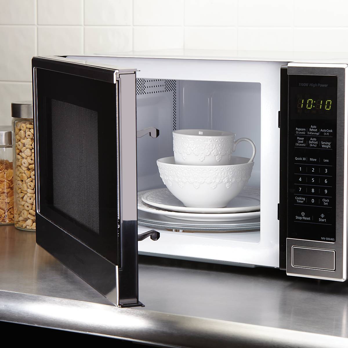 Chelse Muse Fleur White 12-Piece Dinnerware Set - Image 3