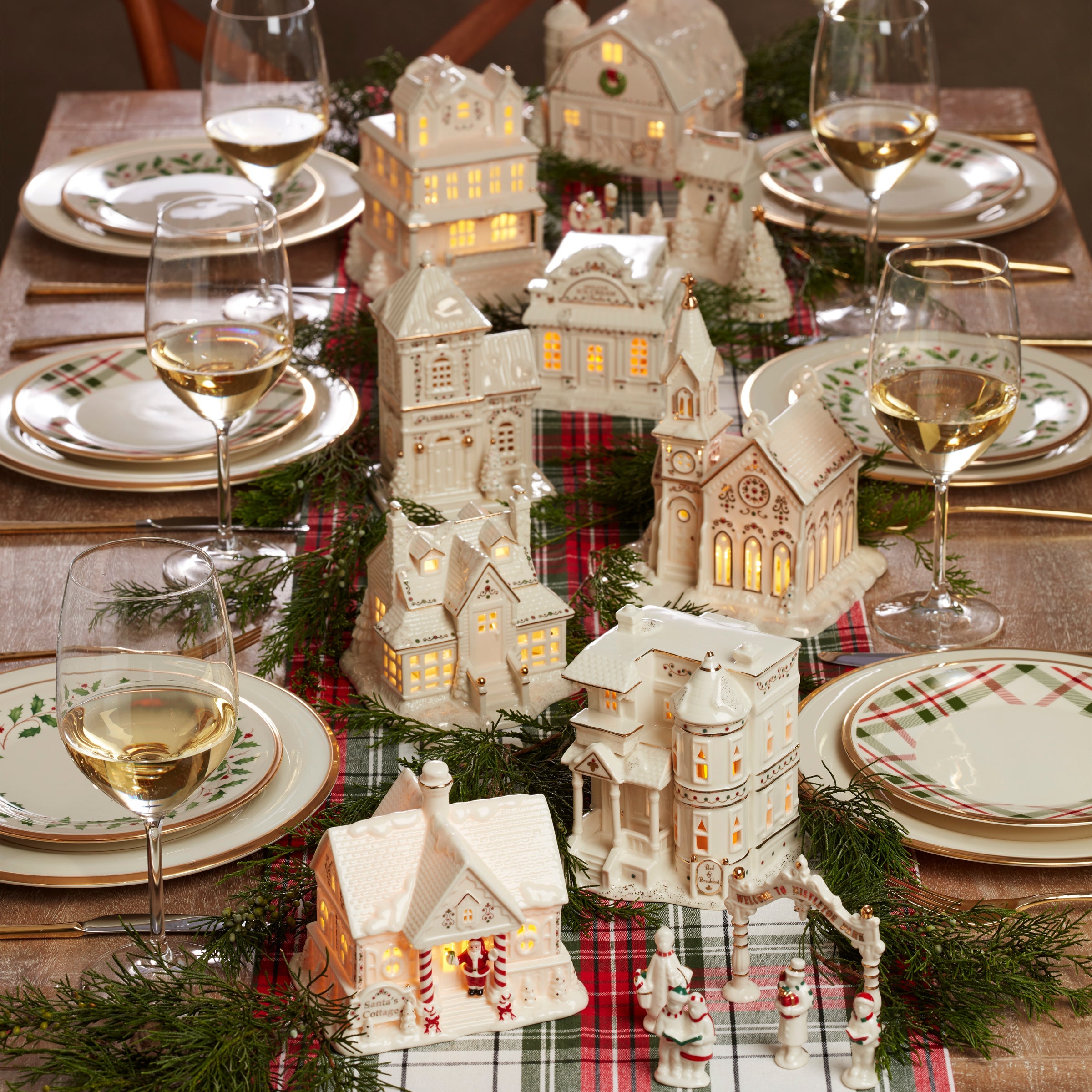 Mistletoe Park Lit Cottage & Caroler Figurine Set - Image 6