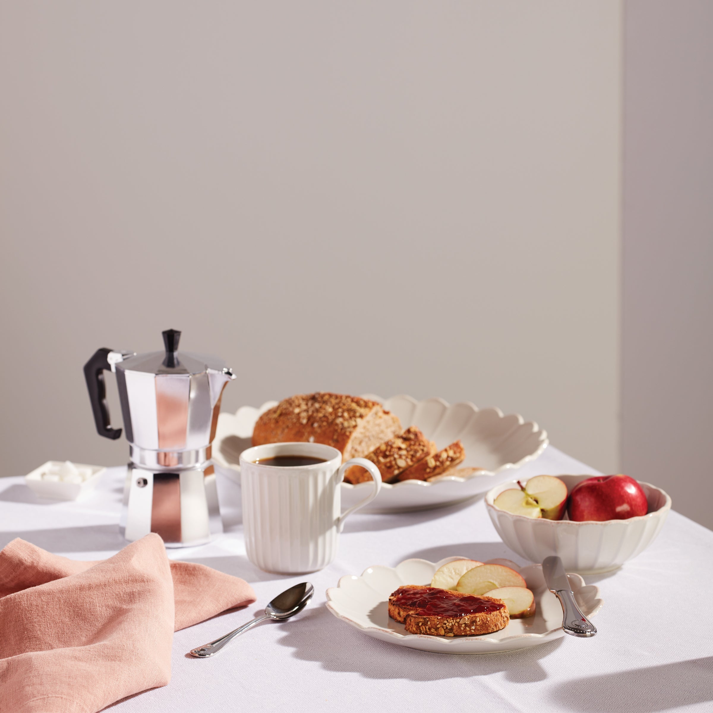 French Perle Scallop Mugs - Set of 4 - Image 3