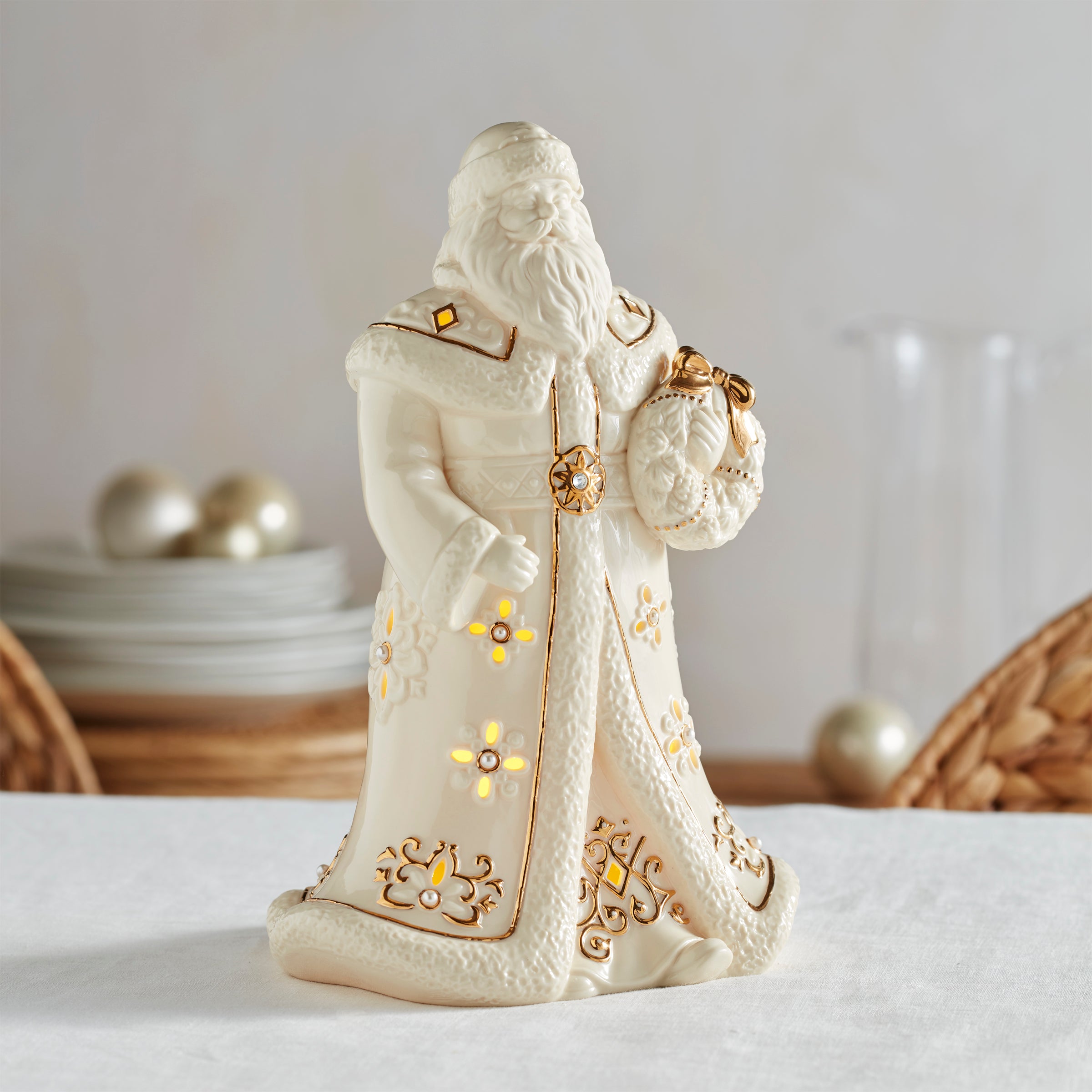 Florentine & Pearl Lit Santa Figurine - Image 5
