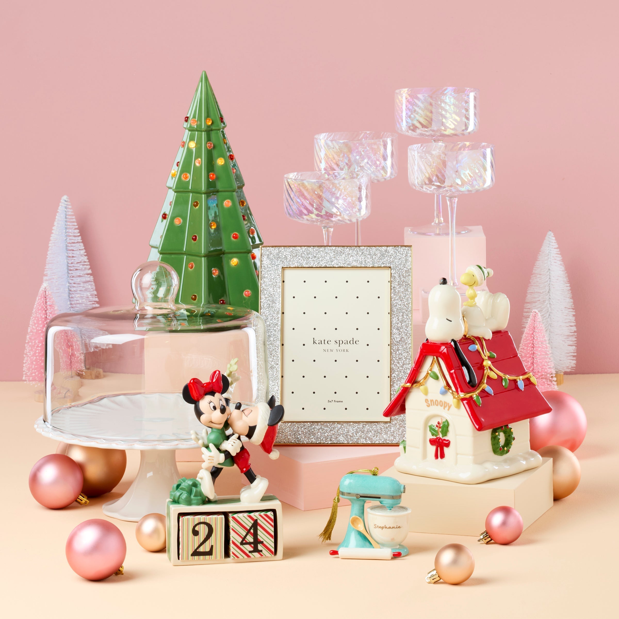 Disney's Mickey & Minnie Countdown Figurine - Image 3