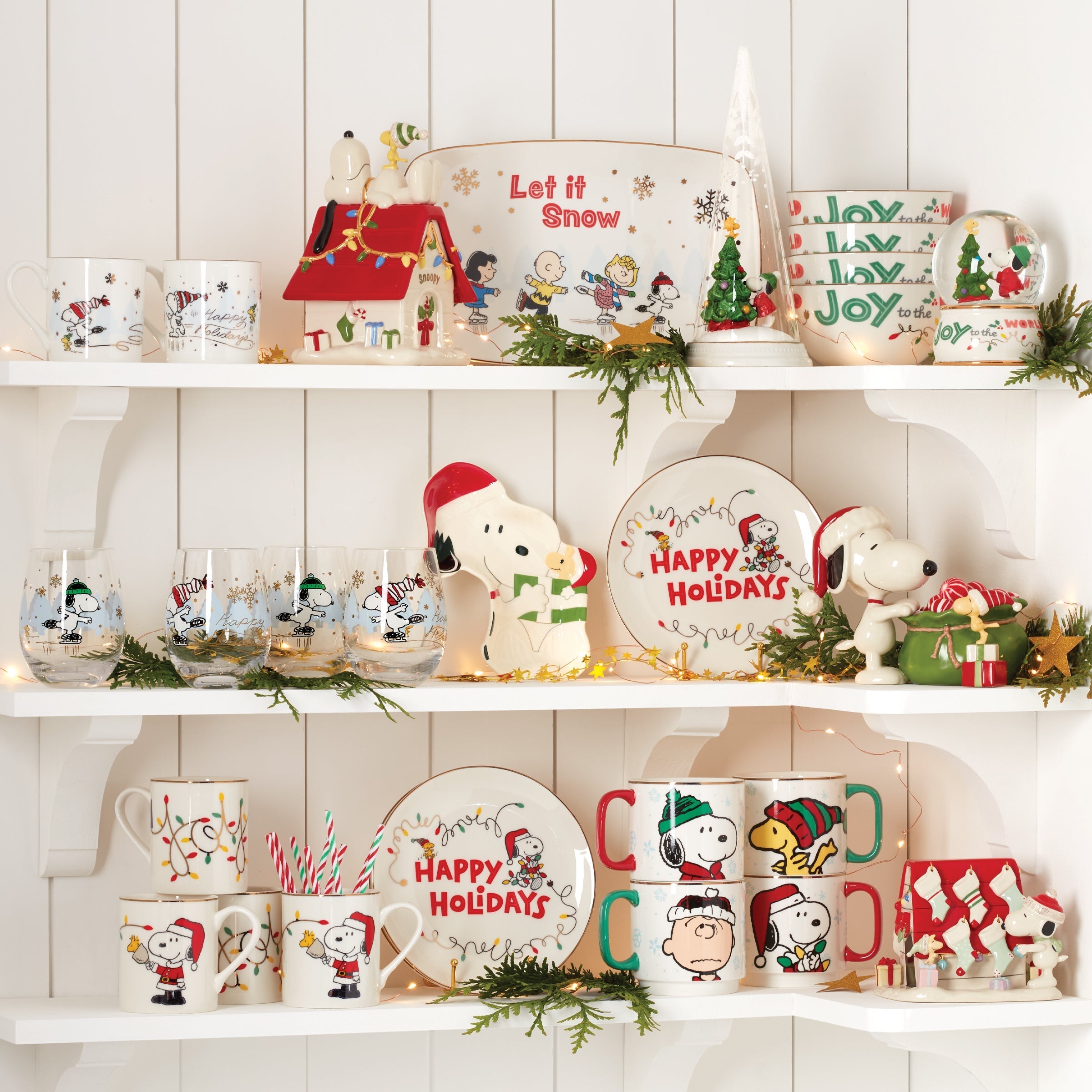 Snoopy Christmas Mugs - Set of 4 - Image 3