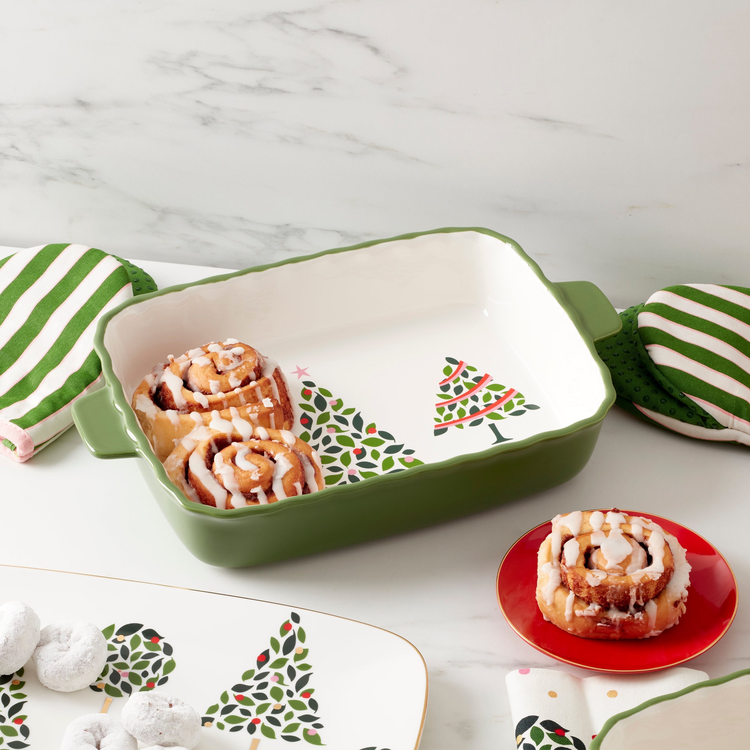Evergreen Rectangular Scallop Baking Dish - Image 4