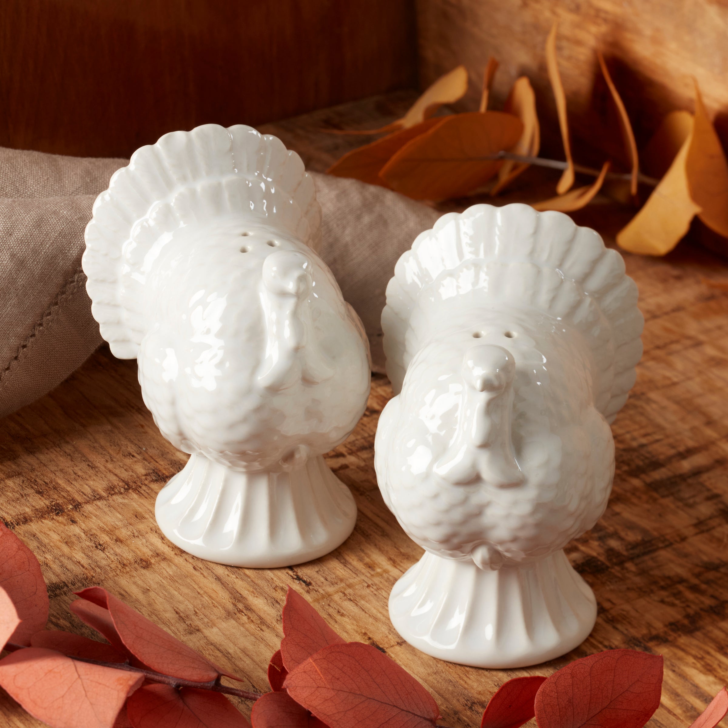 French Perle Carved Turkey Salt & Pepper Set - Image 3