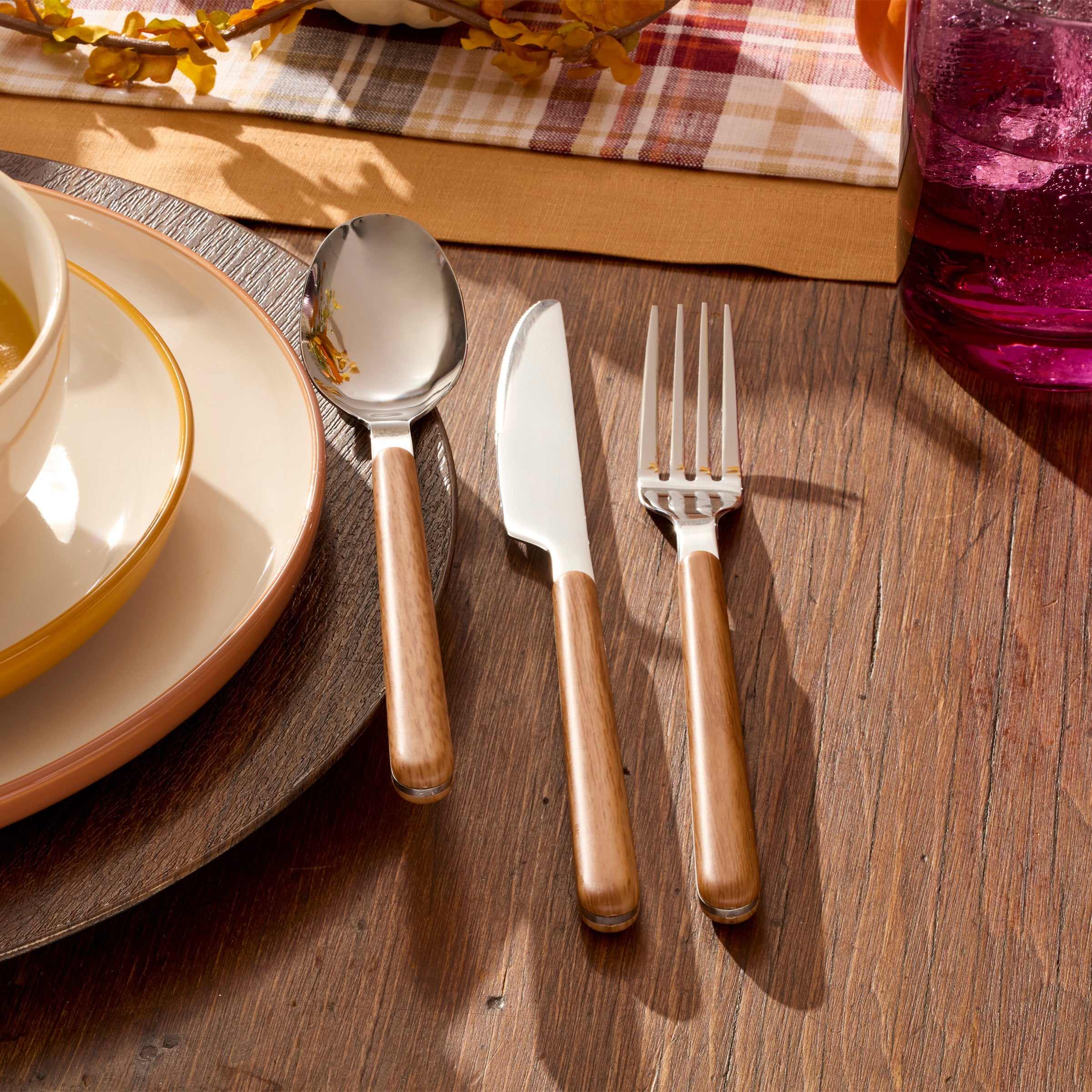 24 Seven Mirror Faux Wood Handle 12 Piece Flatware Set - Image 3