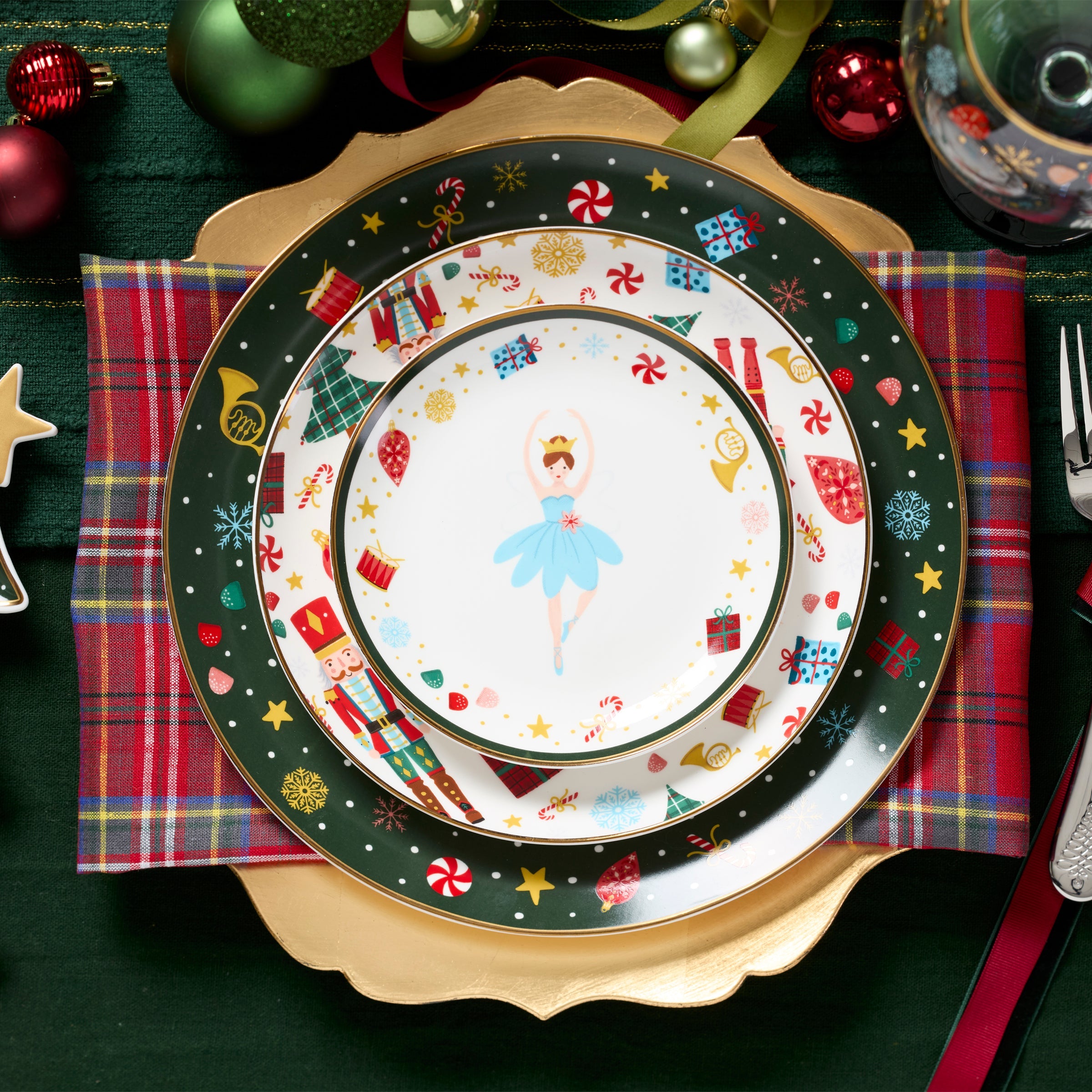 Nutcracker Ballet Accent Plates - Set of 4 - Image 2