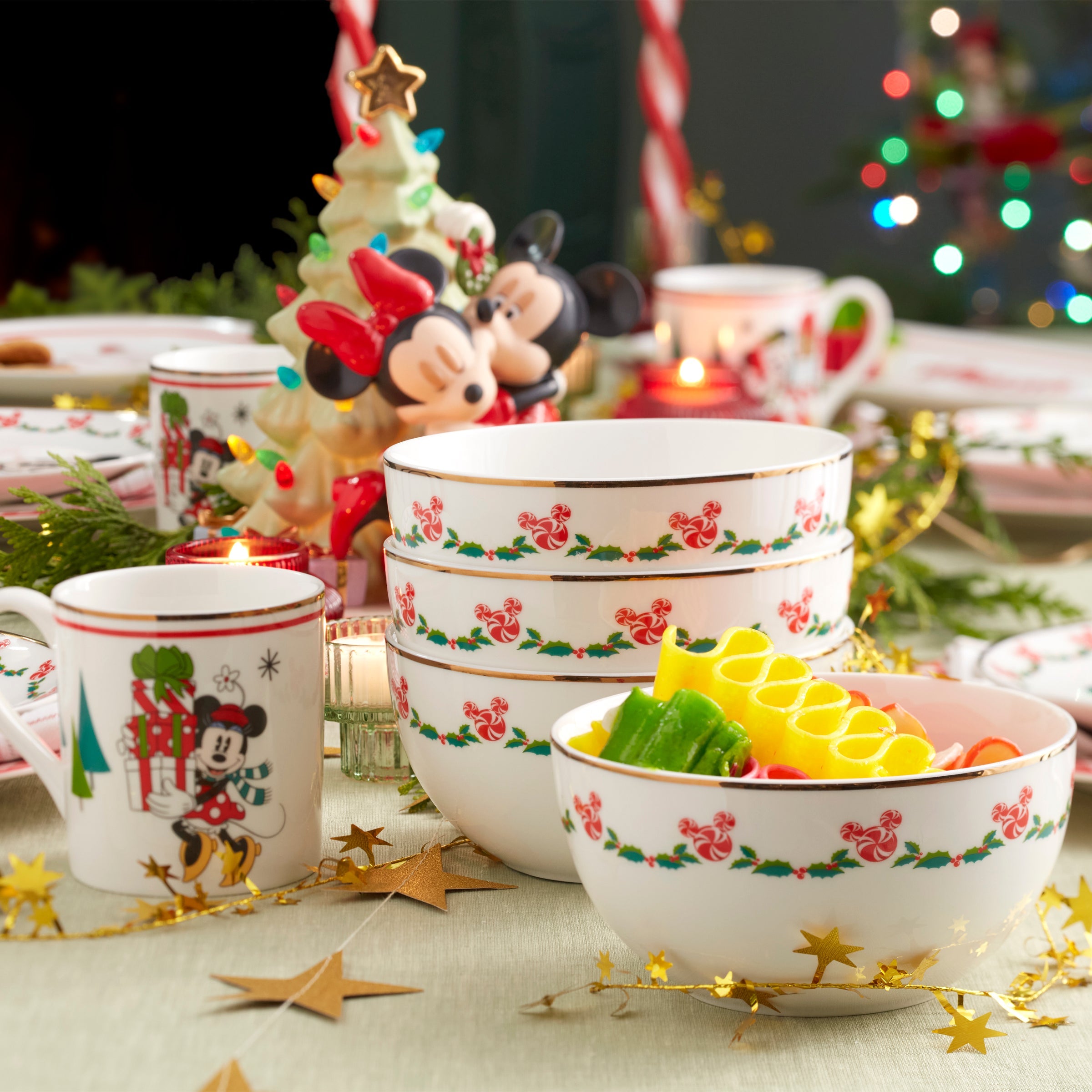 Disney Holiday 12-Piece Dessert Set - Image 3