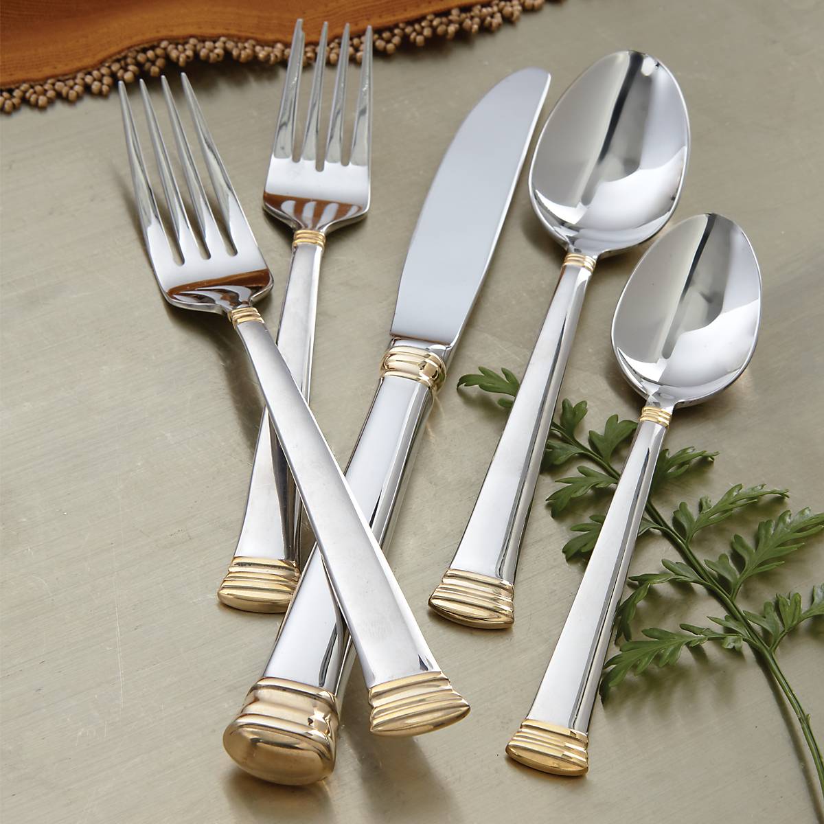 Eternal Gold 5 Piece Place Setting - Image 4