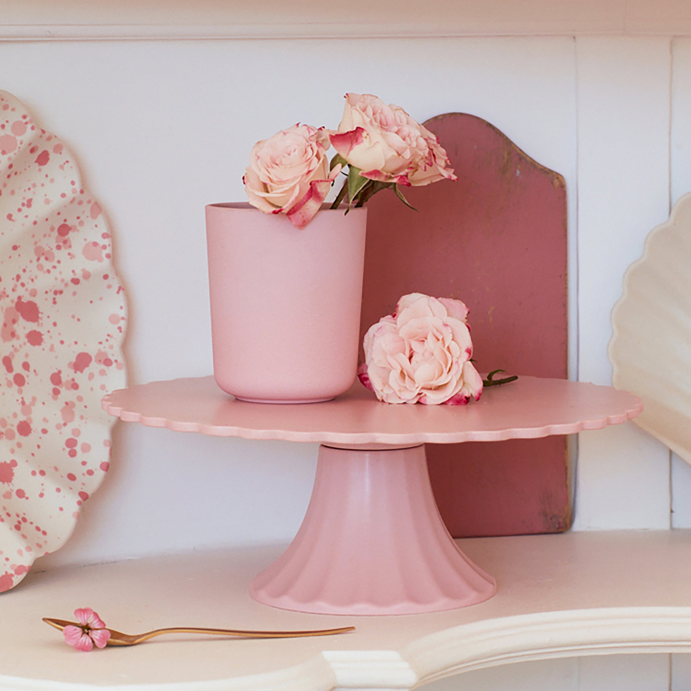 Medium Reusable Bamboo Cake Stand. Pink - Image 3