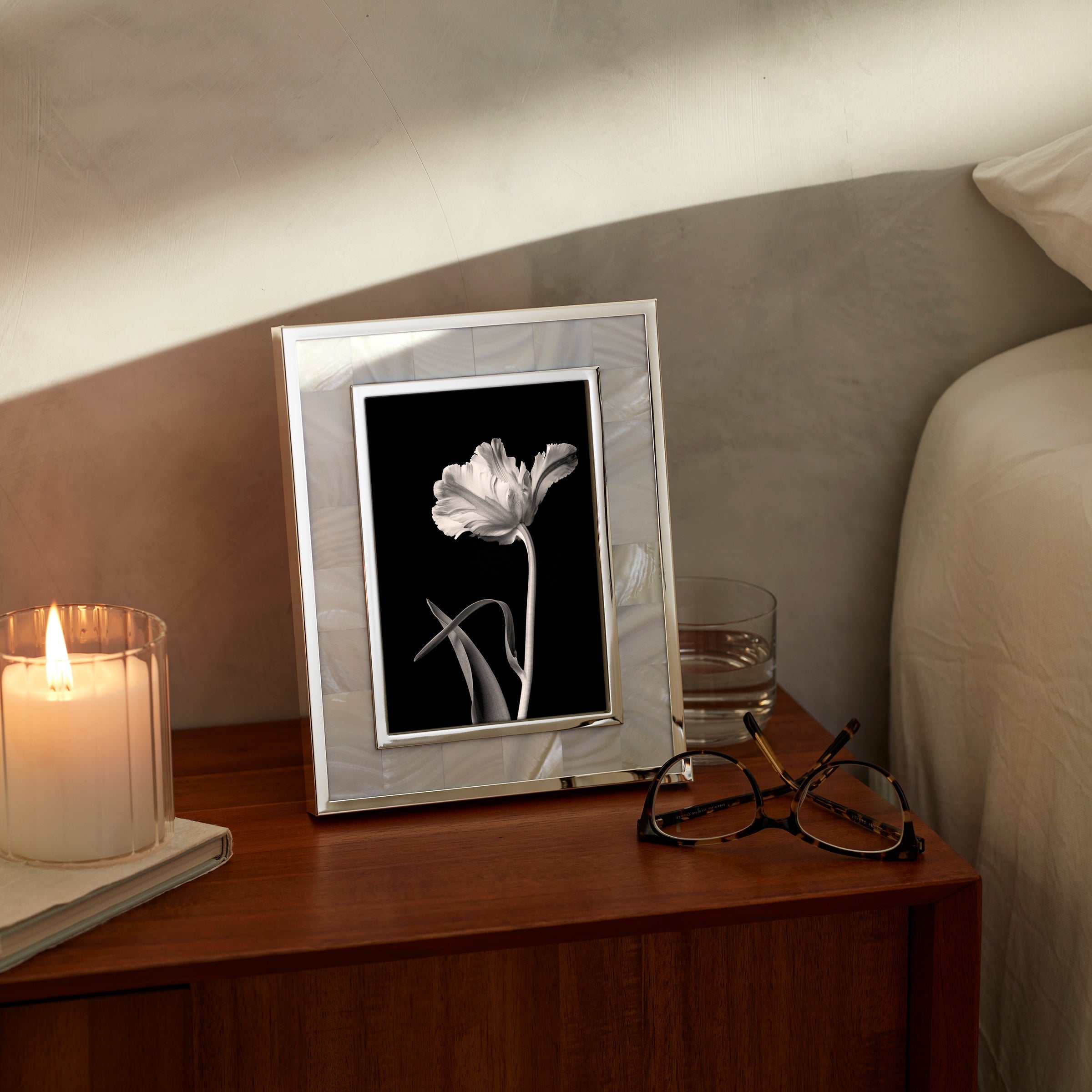 Mother Of Pearl 5 x 7 Photo Frame - Image 2